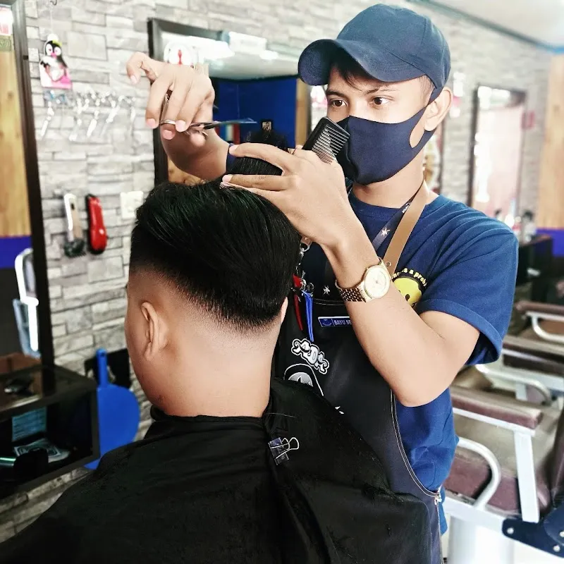 Potong Rambut, Penuh Semangat: Kisah di Balik Pangkas Rambut Yono